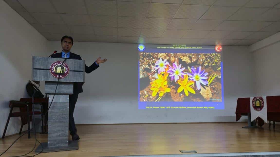 Prof. Dr. Osman TUGAY’dan Gençlere İlham Veren Konferans: “Türkiye’nin Tıbbi Bitki Potansiyeli”